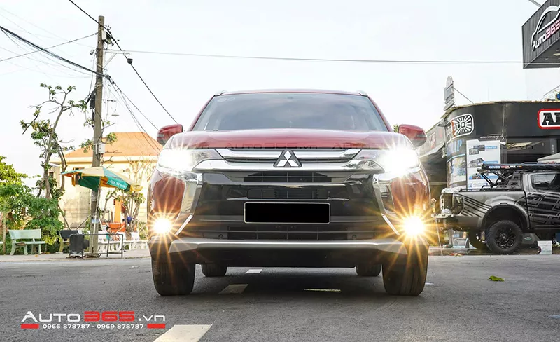 Mitsubishi Outland  32 .jpg